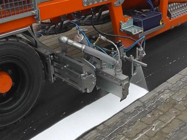 Нанесение термопластика на дорожное полотно