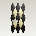 Коричневая обивка, с имитацией шва